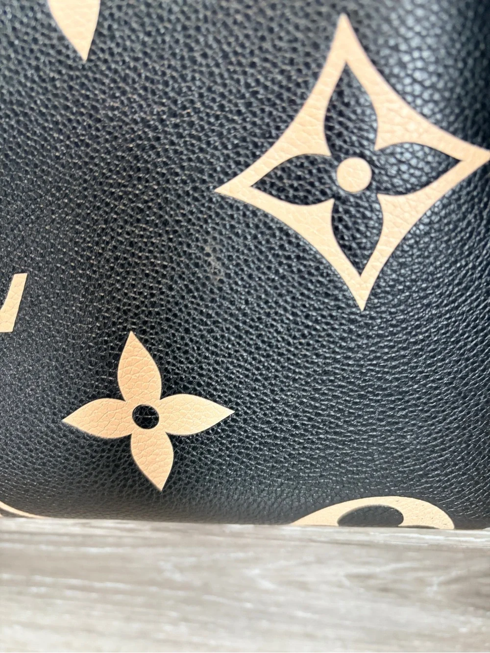 Louis Vuitton Petit Palais Black & Cream Top-Handle purse